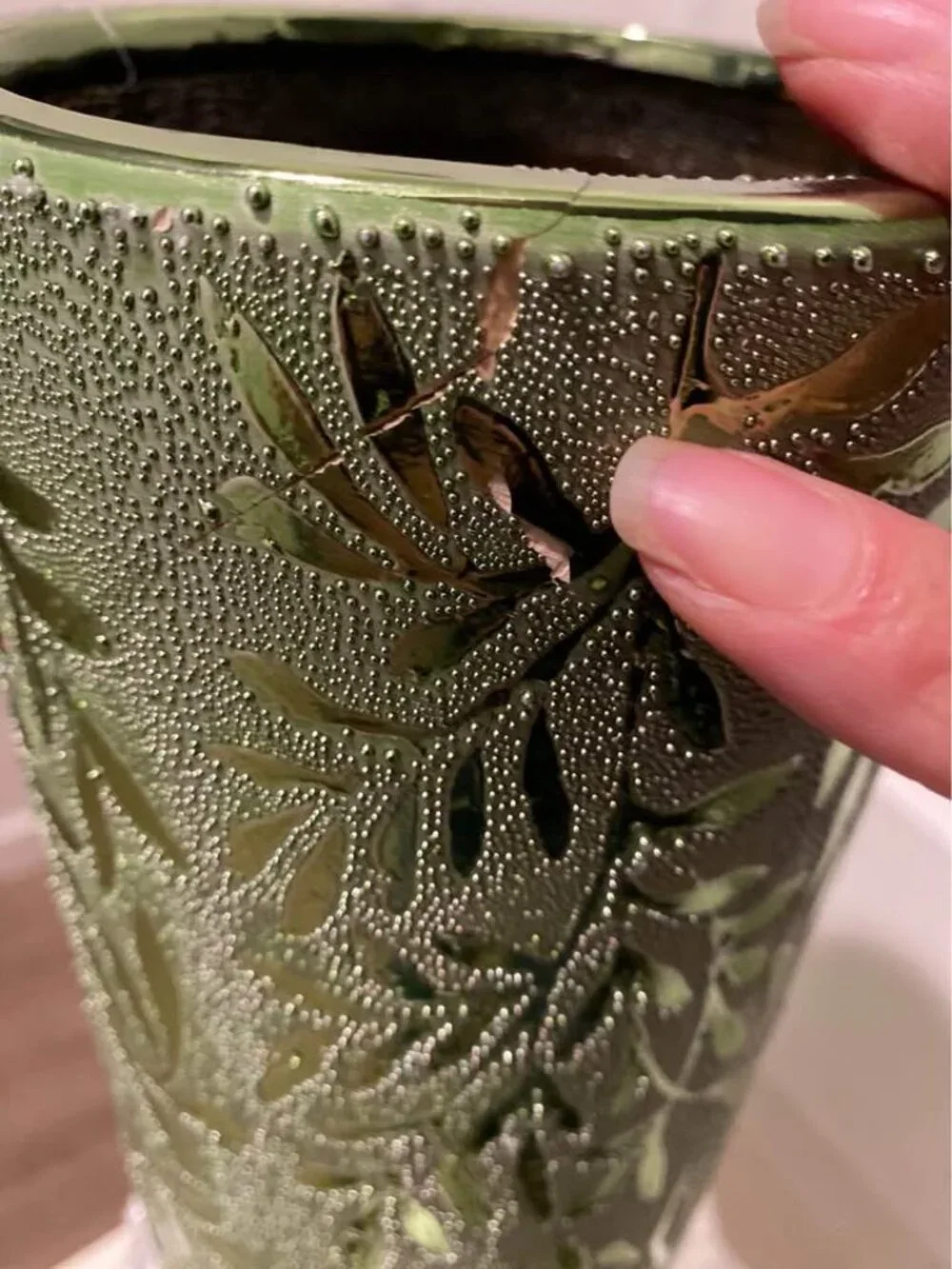 Large Olive Green Textured Statement Vase – Leaf Pattern Hourglass Decor